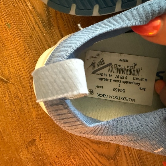 Brooks Blue Athletic Shoes - Picture 3 of 7